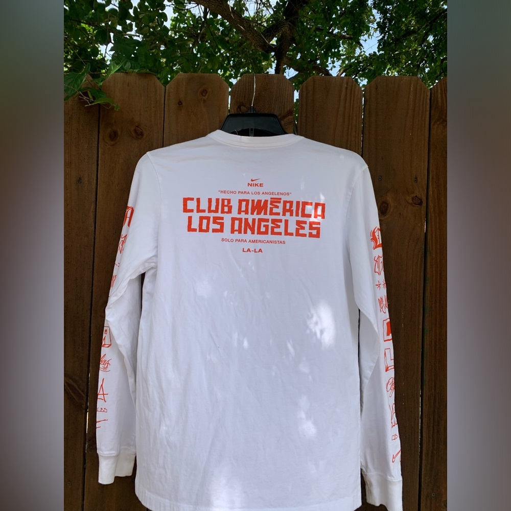 Nike Club America Men's long sleeve size Medium.
